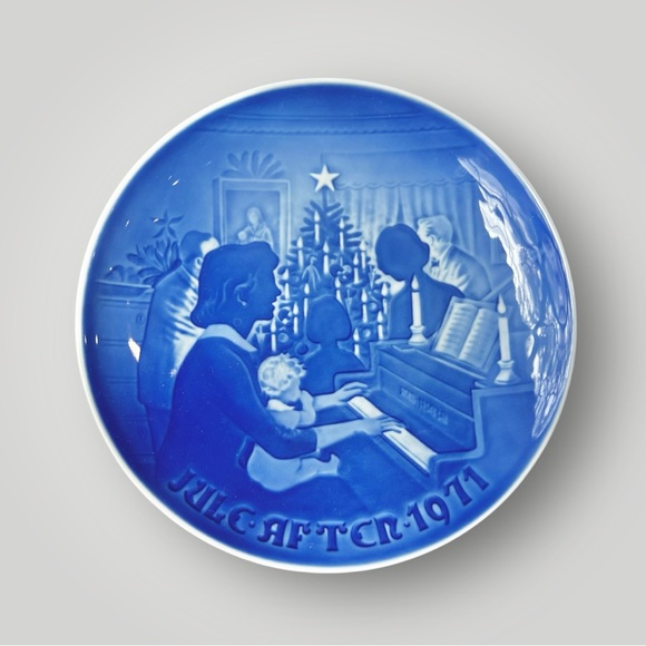 B&G Christmas At Home Plate 1971 Blue Collectible Porcelain Plate Denmark Used - Picture 2 of 16